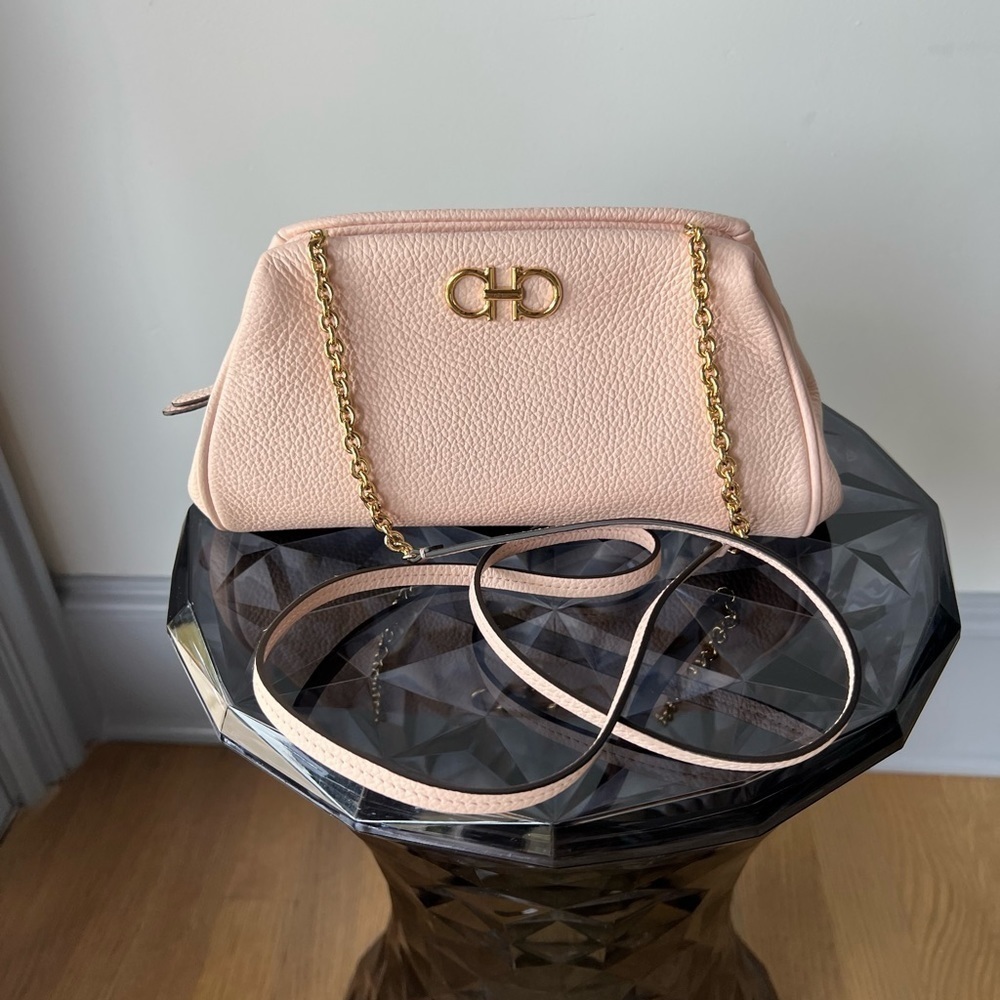 NWOT Ferragamo Gancini Leather Clutch Bag w/ Strap - Picture 14 of 16